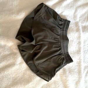 Lululemon Hotty Hot Low-Rise Lined Shorts 2.5 In Army Green-size 0